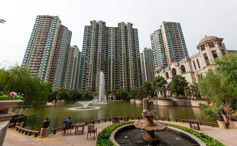 �~����G��